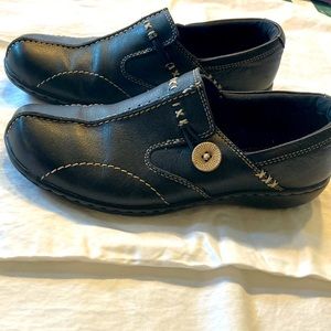 Clarks unstructured leather slip on shoes